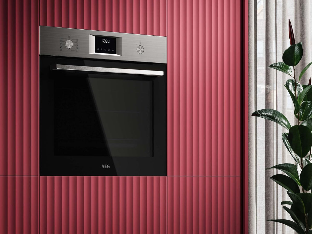AEG Einbaubackofen â€?Serie 5 Ringheißluft: Gleichmäßige Garergebnisse auf 3 Ebenen â€?Pyrolyse Selbstreinigung â€?25 Automatikprogramme â€?LED-Touchdisplay â€?Schnellaufheizung â€?Schwarz â€?BPE53516AB