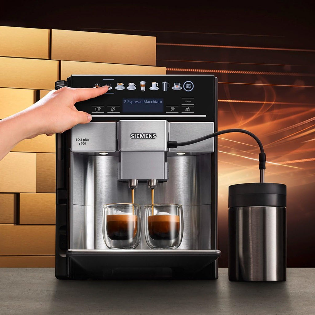 SIEMENS Kaffeevollautomat EQ6 plus s700 TE657503DE, für viele Kaffeespezialitäten, Milch-Aufschäumdüse, Keramikmahlwerk, Doppeltassenfunktion, Antikalk, automatische Dampfreinigung, 1500 W, edelstahl
