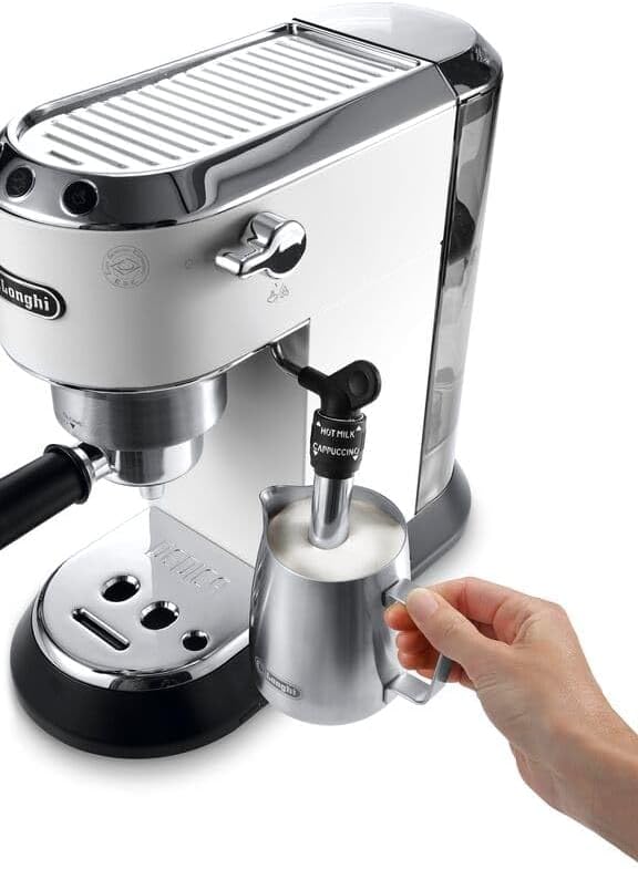 De'Longhi Dedica Style EC 685.M â€?Espresso Siebtrgermaschine, Espressomaschine mit professionellem Milchaufschumer, nur 15 cm breit, für Kaffeepulver oder ESE Pads, 1 l Wassertank, silber