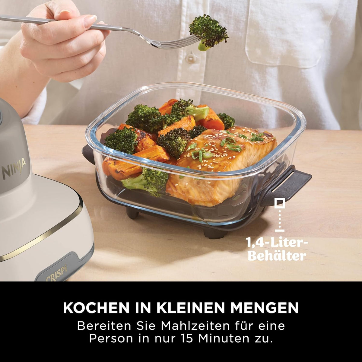 Ninja CRISPi tragbare Air fryer Heißluftfritteuse, 3,8 l, 4-in-1: Heißluftfrittieren, Braten, Warmhalten, Recrisp, 6 Portionen, 2x herausnehmbare Glasbehälter & Deckel, 1700 W, Stone Gold FN101EUSTGD
