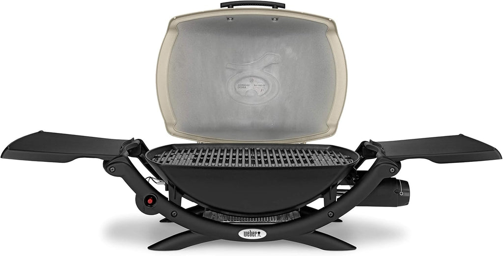 Weber Q2000 Gasgrill, 54 x 39cm Grillfäche, portabler BBQ Grill, 1 Brenner, mit ausklappbaren Seitentischen, 2-geteilter porzellanemaillierter Guss-Grillrost - Titanium (53060079)